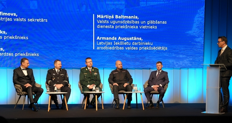 Iekšlietu ministrijas un dienestu vadība 