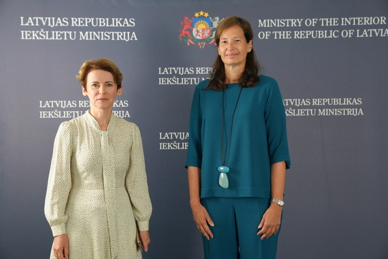 Ministre un Spānijas vēstneice