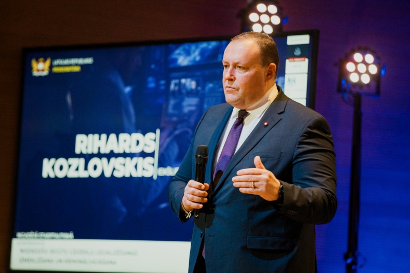 Iekšlietu ministrs konferencē 