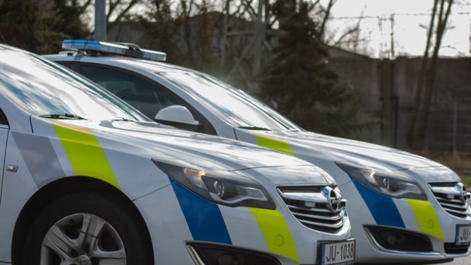 Policijas trafarētie auto