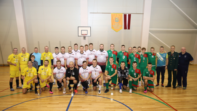 Sacensību dalībnieku kopbilde