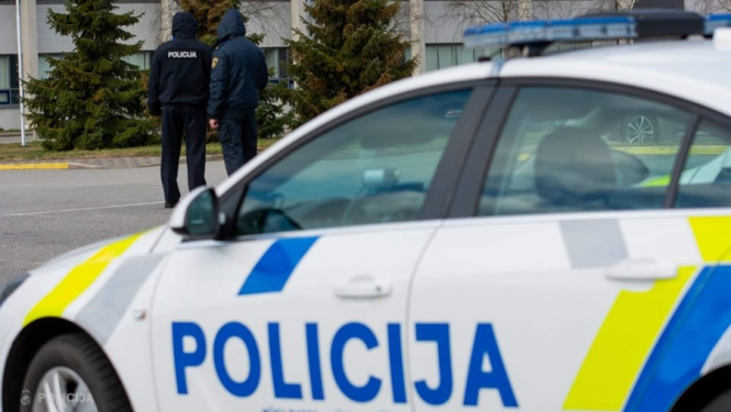 policijas mašīna