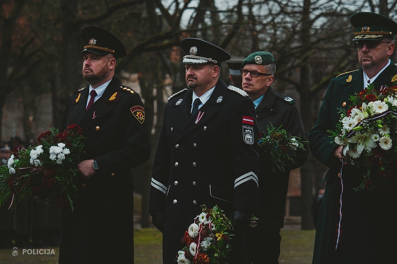 Lāčplēša diena Rīgas Brāļu kapos