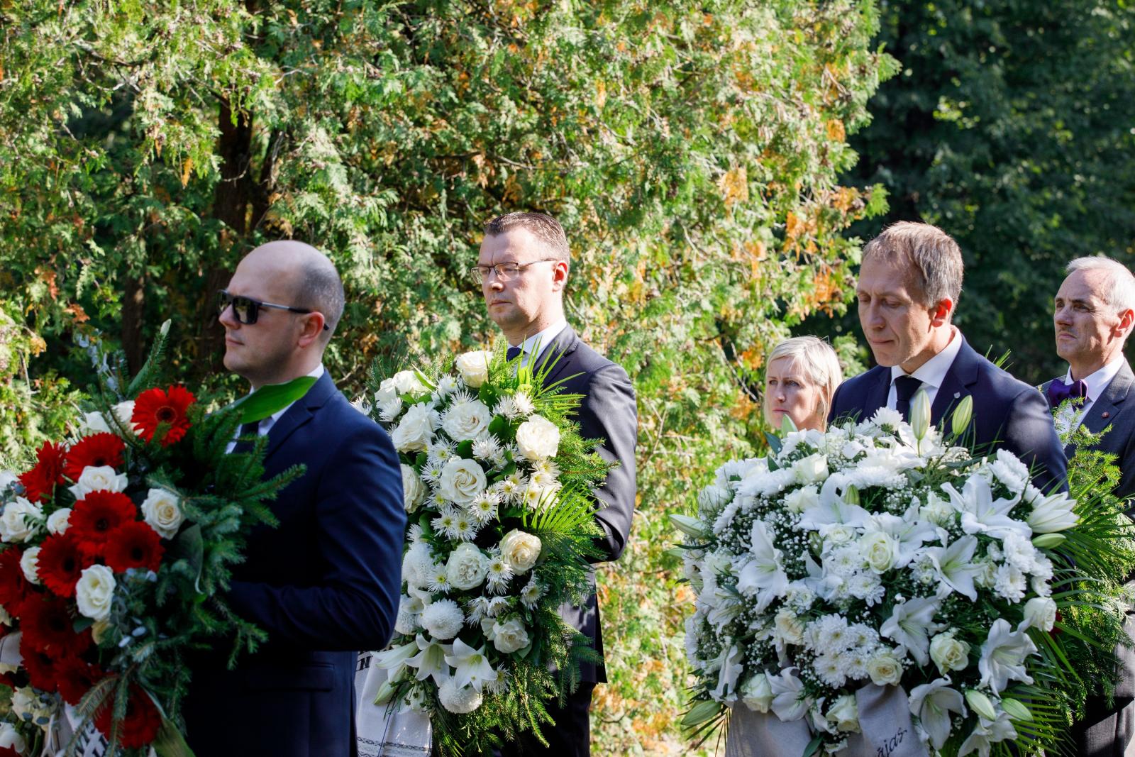 Latvijas pirmā iekšlietu ministra un Ievērojamā Latvijas valsts un sabiedriskā darbinieka Miķeļa Valtera mirstīgo atlieku pārapbedīšana Latvijā