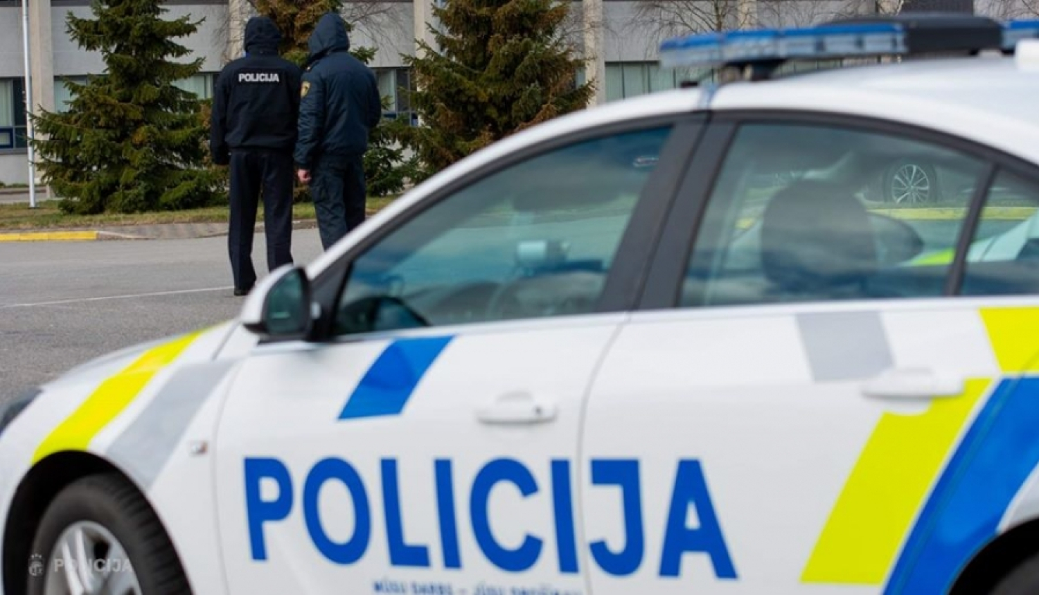 policijas mašīna