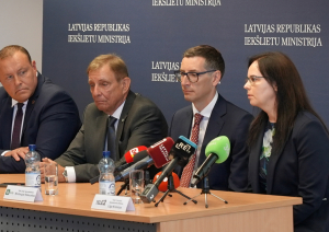 Preses konference par šūnu apraides ieviešanu Latvijā