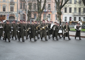 Ziedu nolikšana 18. novembrī