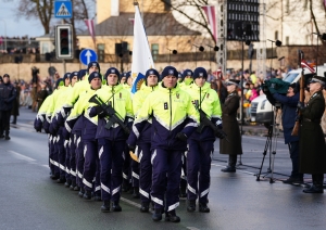 Iekšlietu ministrijas vadība un iekšlietu dienesti piedalās Latvijas Proklamēšanas gadadienai velt