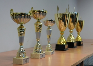 Apbalvo iekšlietu nozares čempionātu kopvērtējuma laureātus 