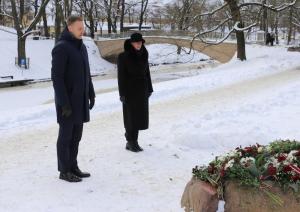 Iekšlietu ministrs, parlamentārā sekretāre