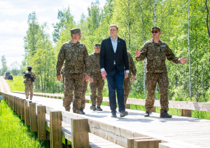 Iekšlietu ministrs Jānis Dombrava apmeklē robežu