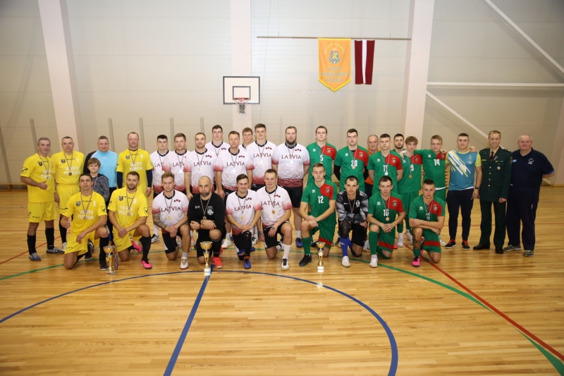 Sacensību dalībnieku kopbilde