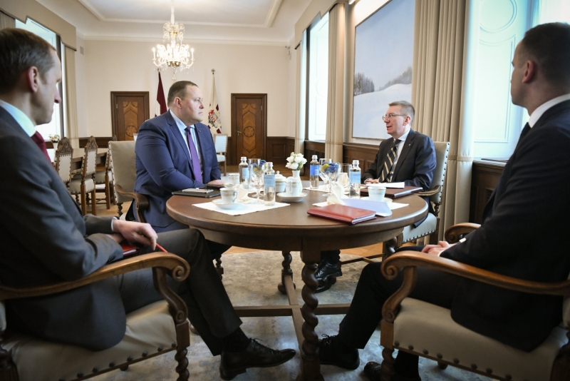 Ministrs tiekas ar prezidentu