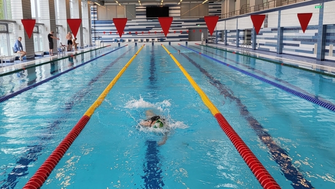 Sacensības peldēšanā