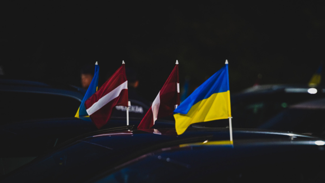 Konvojs ar auto uz Ukrainu