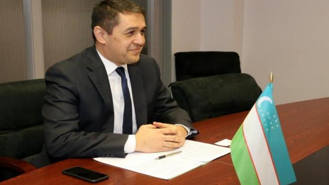 Tiksanas-ar-Uzbekistanas-vestnieku-Sultanovu