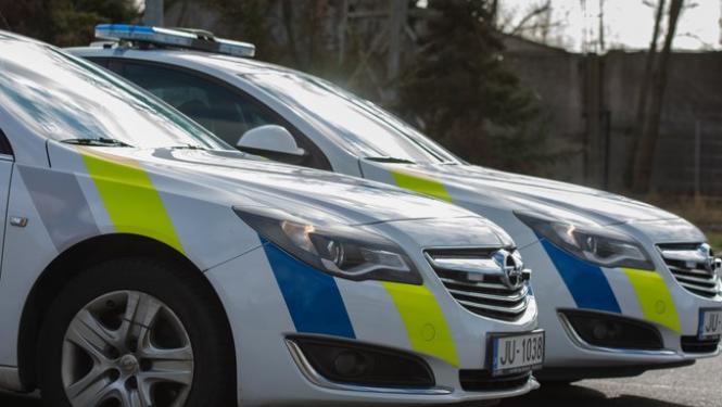 Policijas trafarētie auto