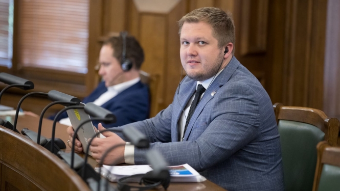 Parlamentārais sekretārs