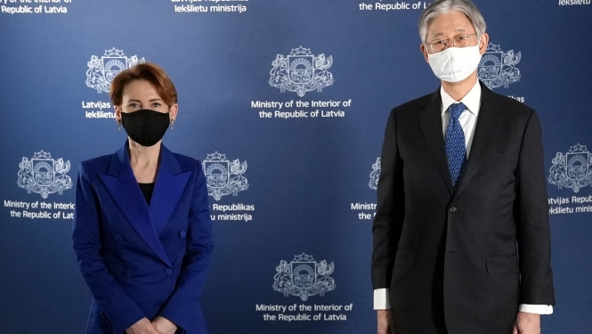 Iekšlietu ministre tiekas ar Japānas vēstnieku