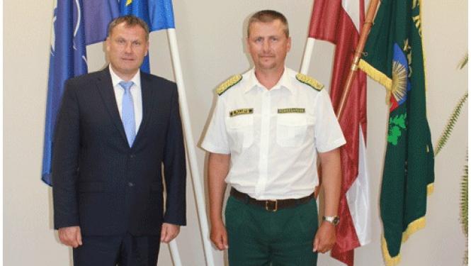 Pujāts tiekas ar Stukānu