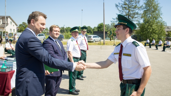 Valsts sekretārs un parlamentārais sekretārs VRK