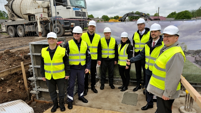 Ar svinīgu kapsulas iemūrēšanu uzsāk katastrofu pārvaldīšanas centru būvniecību Latvijā