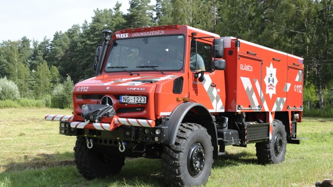 Ugunsdzēsības auto