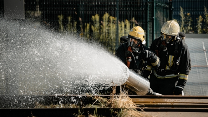 Ugunsdzēsēji glābēji