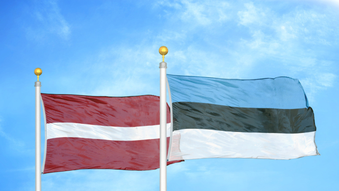 Latvijas un Igaunijas karogs