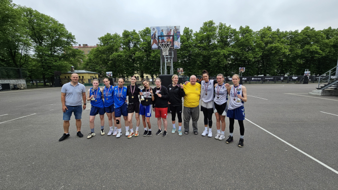 komanda sporta laukumā