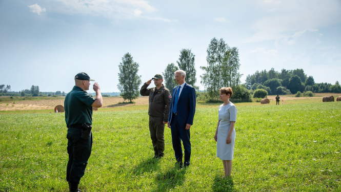 Premjers un ministre pierobežā