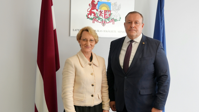 Iekšlietu un izglītības ministri