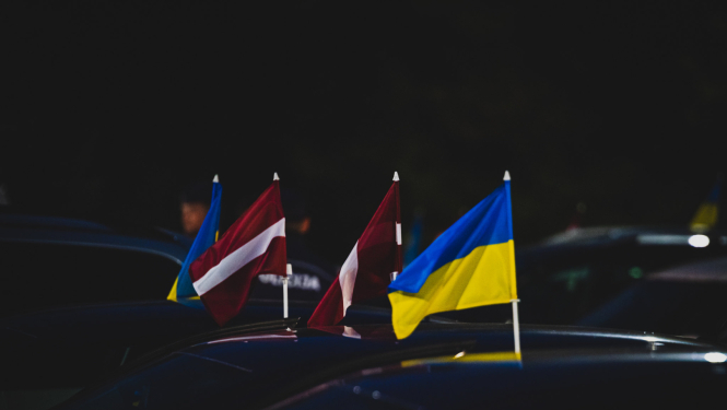 Konvojs ar auto uz Ukrainu