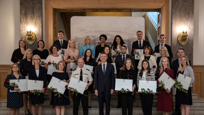 ārlietu ministrs pasniedz apbalvojumus