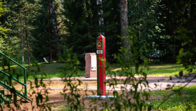 Baltkrievijas robežstabiņš uz Latvijas-Baltkrievijas robežas