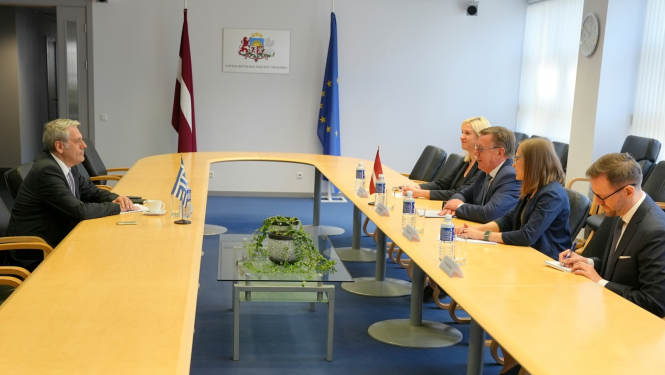 Grieķijas vēstnieks Latvijā vizītē pie iekšlietu ministra