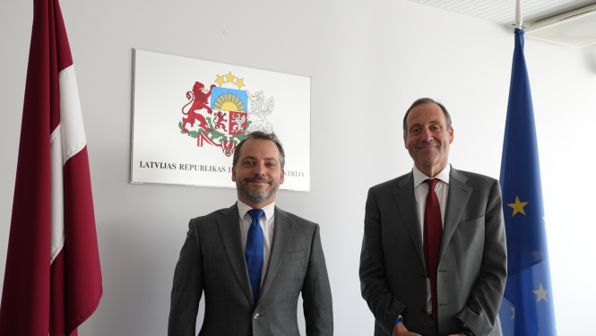 Tikšanās ar Lielbritānijas bēgļu lietu ministru