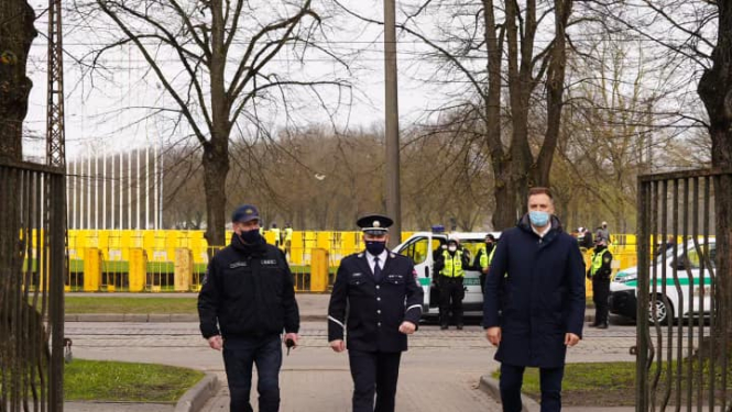 Valsts policija un iekšlietu ministrs pie Uzvaras pieminekļa