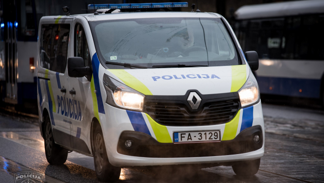 policijas mašīna