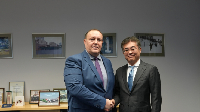 Ministrs un vēstnieks 