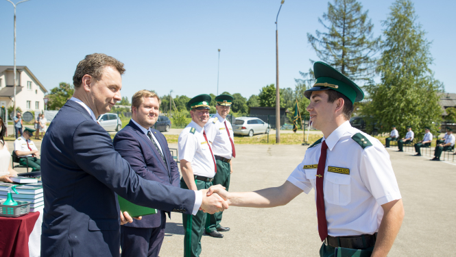 Valsts sekretārs un parlamentārais sekretārs VRK