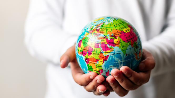 Zemeslode plaukstās