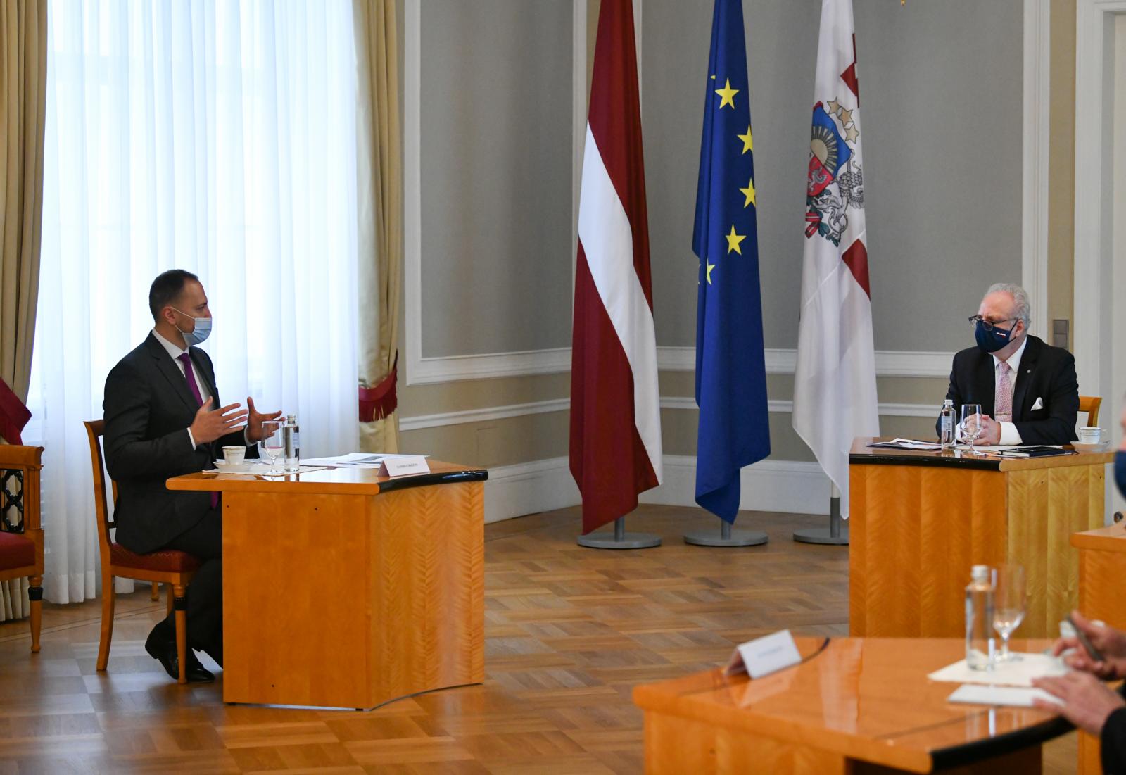 iekšlietu ministrs tiekas ar valsts prezidentu