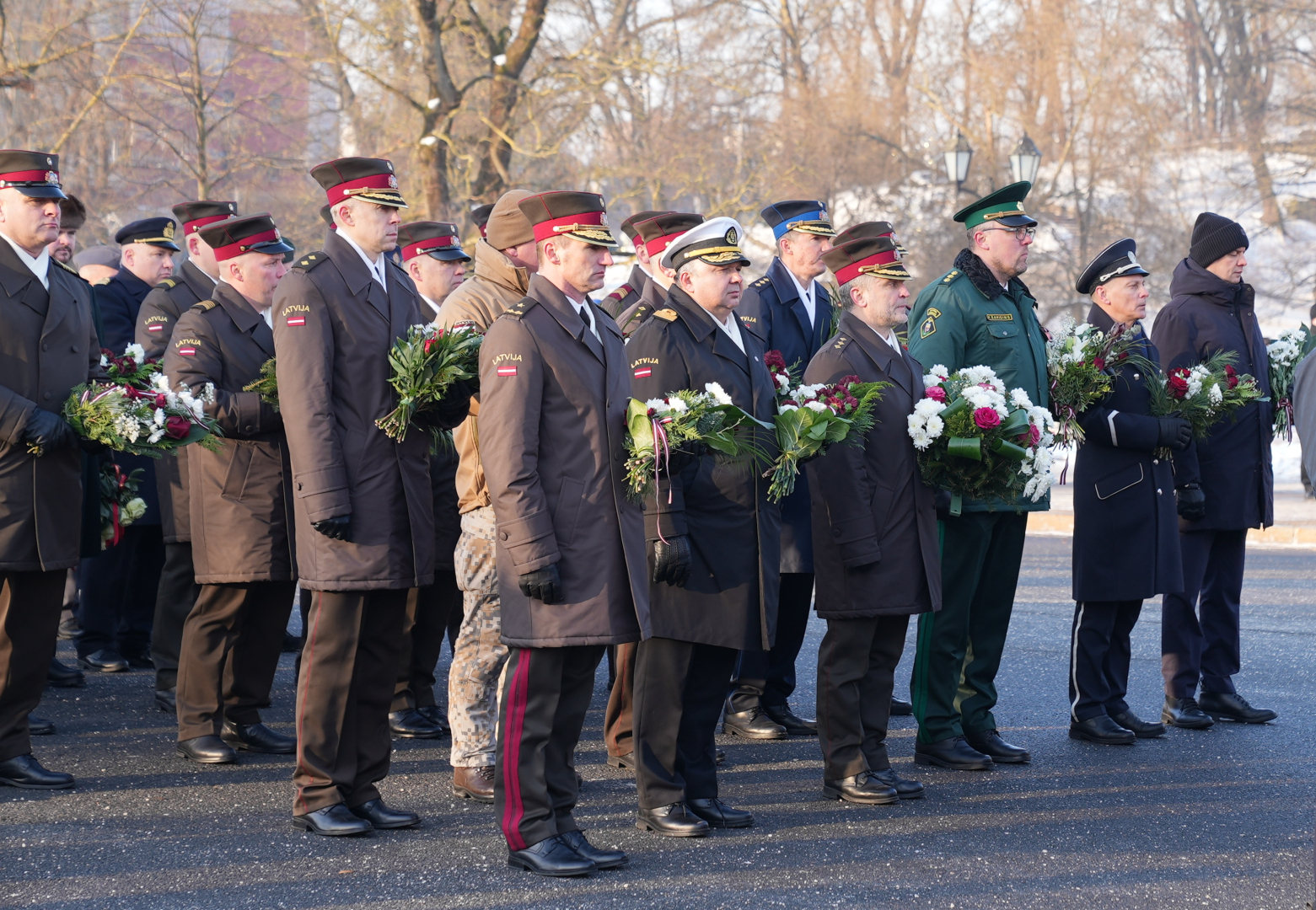 Iekšlietu ministrijas un dienestu vadība godina 1991. gada barikāžu upuru piemiņu barikāžu aizstāvju atceres 35. gadadienā