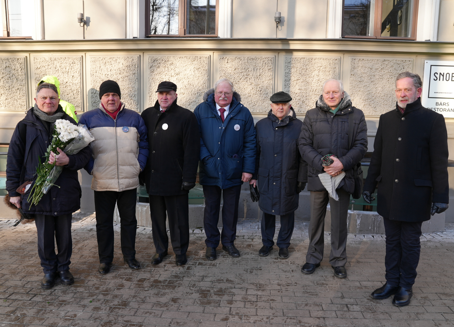 Iekšlietu ministrijas un dienestu vadība godina 1991. gada barikāžu upuru piemiņu barikāžu aizstāvju atceres 35. gadadienā