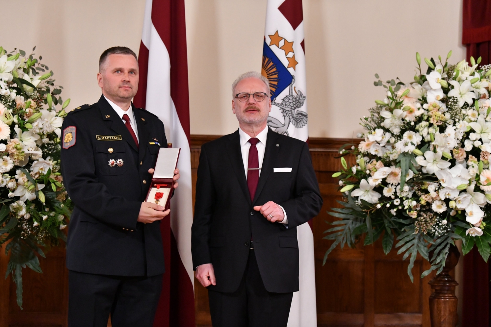 Apbalvojuma pasniegšana 