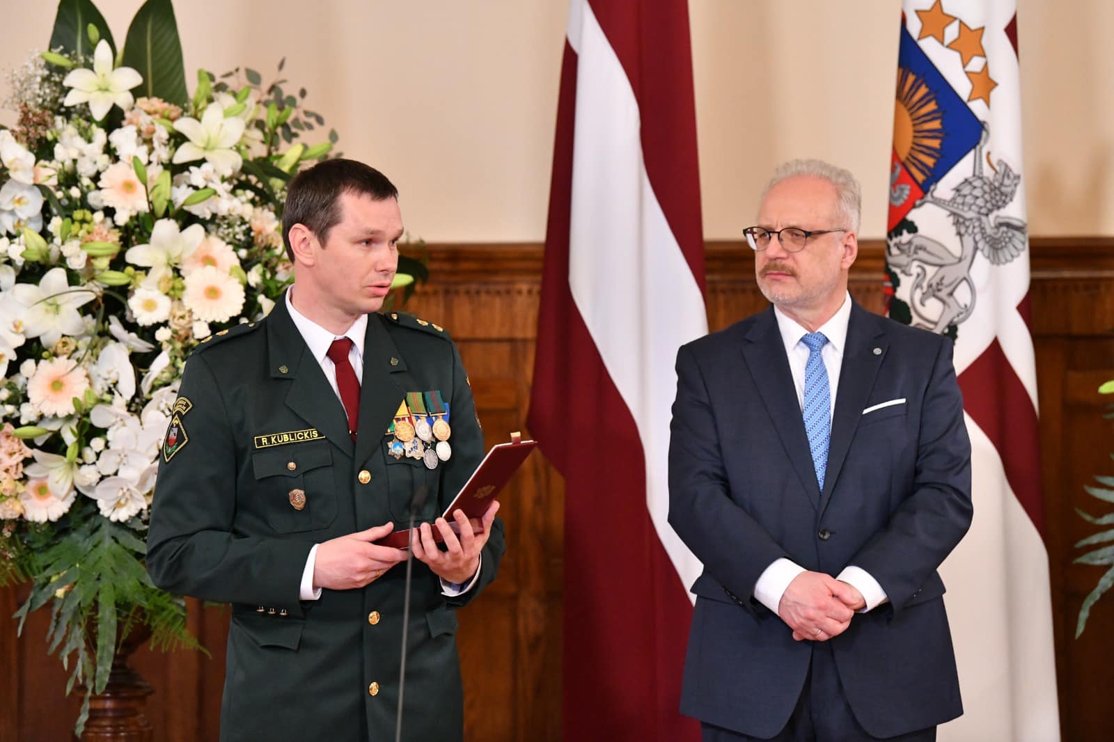 Apbalvojuma pasniegšana 