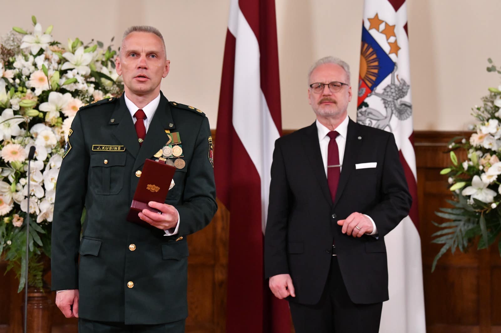 Apbalvojuma pasniegšana 