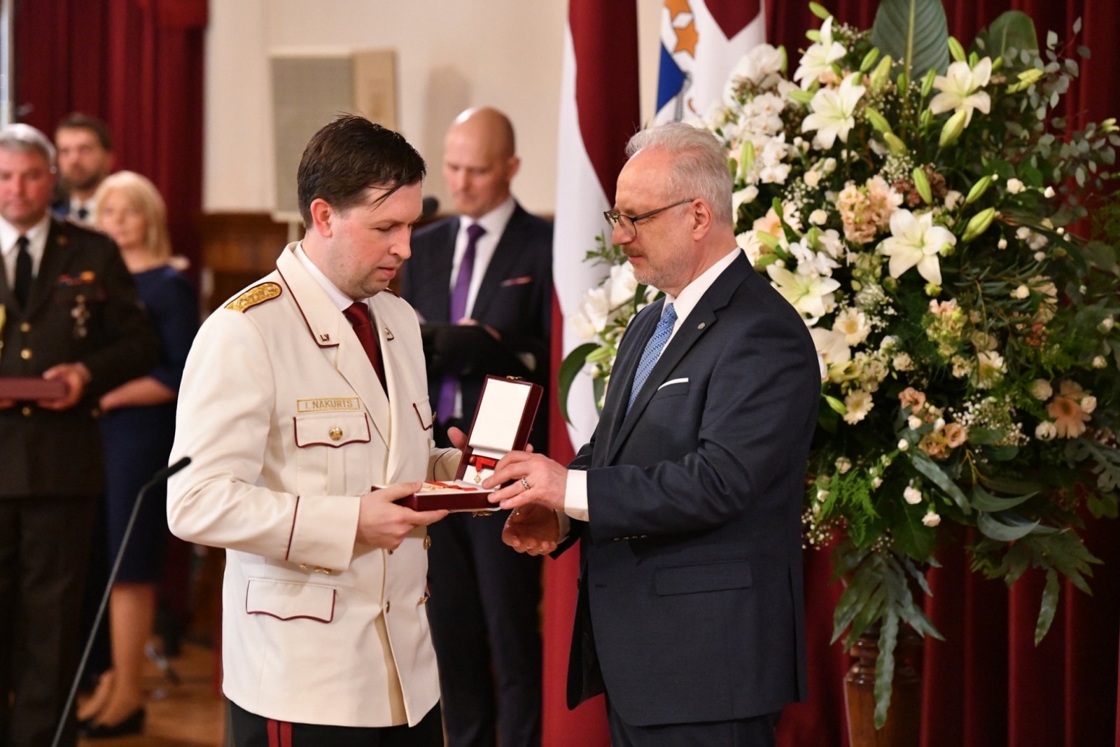 Apbalvojuma pasniegšana 