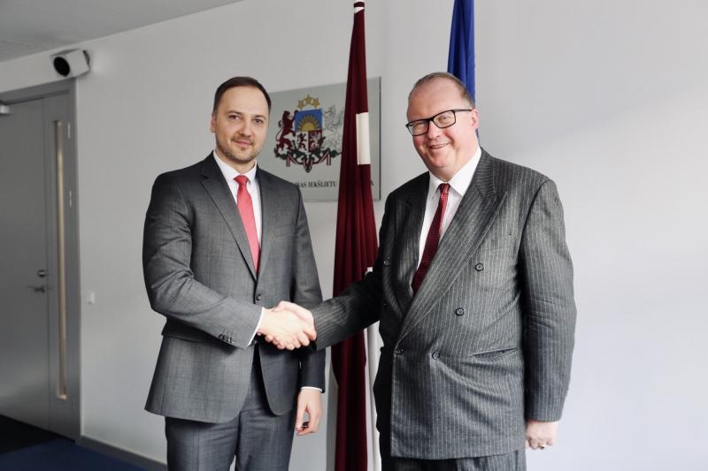 Tiksanas-ar-Vacijas-vestnieku-Latvija